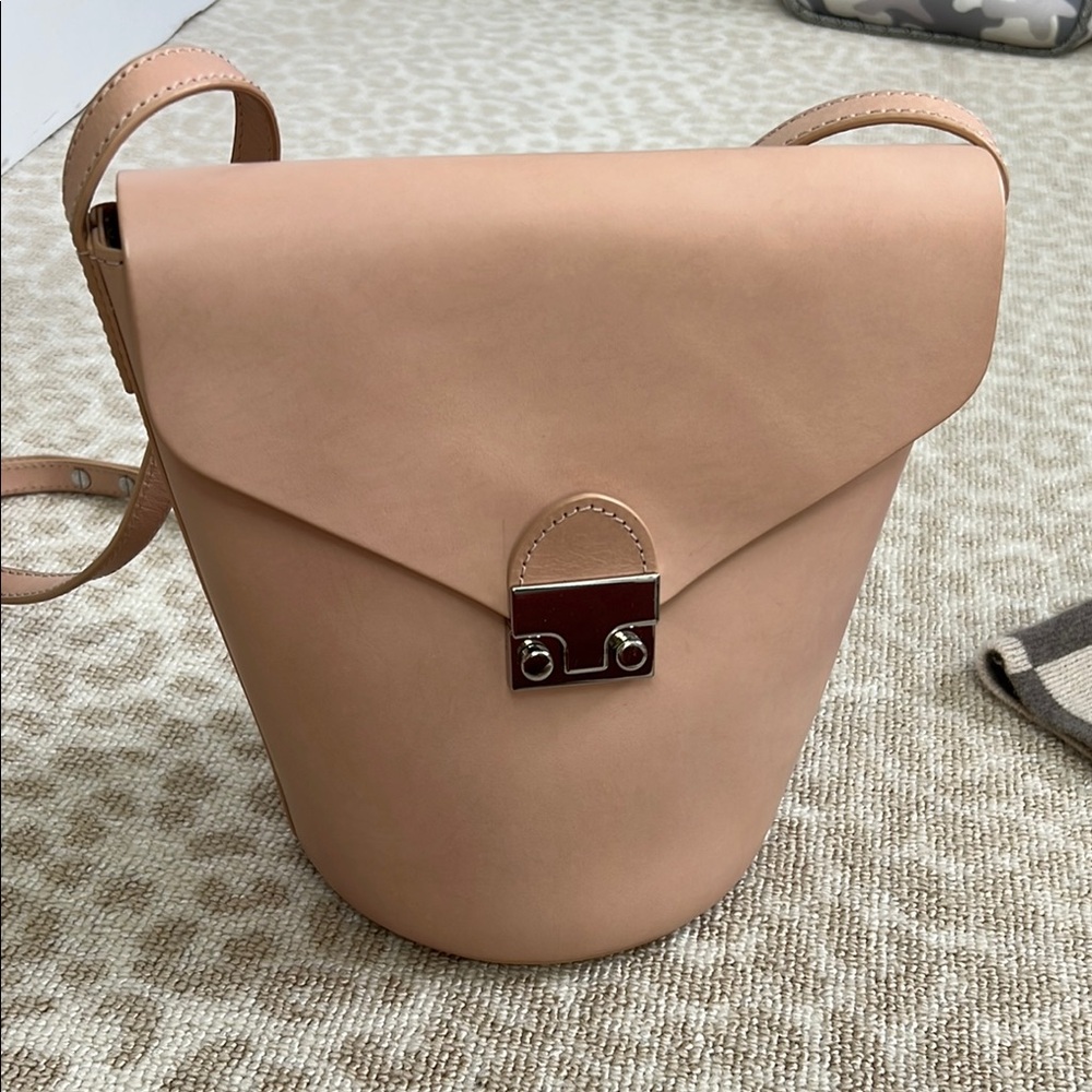 Elegant Loeffler Randall Light Pink Leather Shoulder Bag